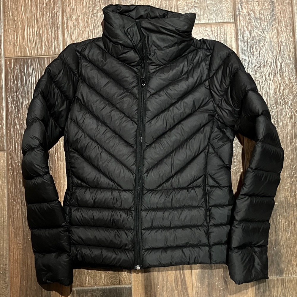 Women's Black Puffer down Jacket SUPER FLATTERING!!! - Picture 1 of 7